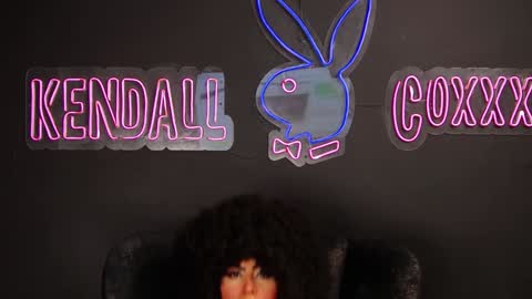 Snapshot of kendall_coxxx chatting on February 8, 7:48 am online show from February 8, 7:48 am