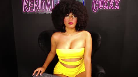 Snapshot of kendall_coxxx chatting on February 4, 2:49 am online show from February 4, 2:49 am
