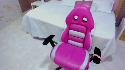 Kendall no Jenner  online show from February 1, 3:14 am