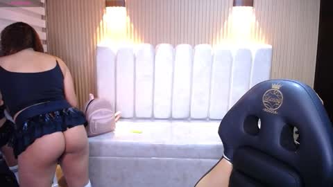 kendall_rossii_ online show from November 19, 3:39 am