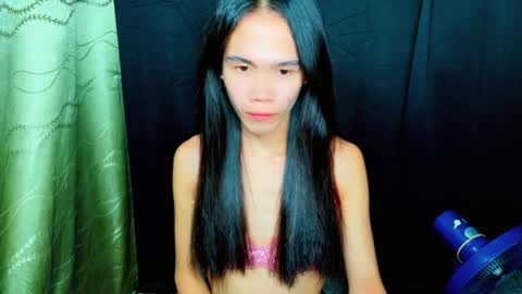 Kendall  online show from December 14, 2:01 pm