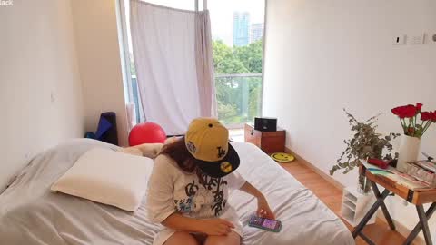 kendall online show from February 9, 3:26 pm