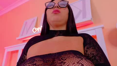   online show from May 6, 10:21 am