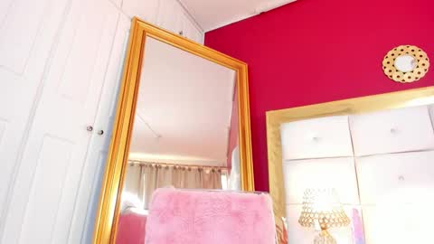 Kendal  online show from January 13, 6:05 pm