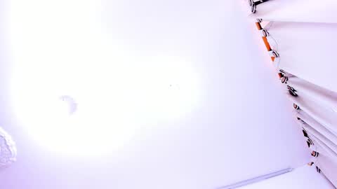 Kendal  online show from February 25, 5:19 pm