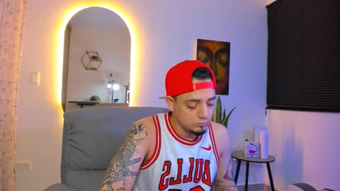 kendel_dimitri online show from February 21, 6:27 am