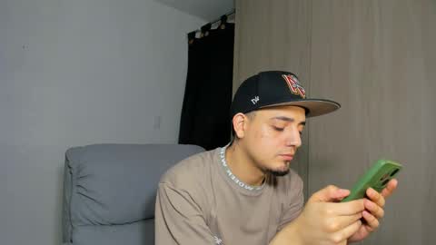 Snapshot of kendel_dimitri chatting on March 9, 4:16 am kendel_dimitri online show from March 9, 4:16 am