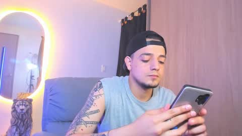 Snapshot of kendel_dimitri chatting on January 6, 6:14 am kendel_dimitri online show from January 6, 6:14 am
