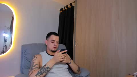 Snapshot of kendel_dimitri chatting on February 25, 6:03 am kendel_dimitri online show from February 25, 6:03 am