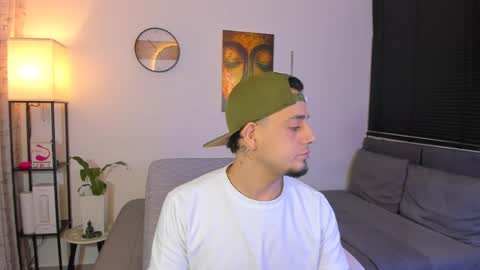 kendel_dimitri online show from May 26, 4:07 am