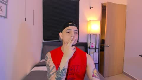 kendel_dimitri online show from April 13, 3:44 am