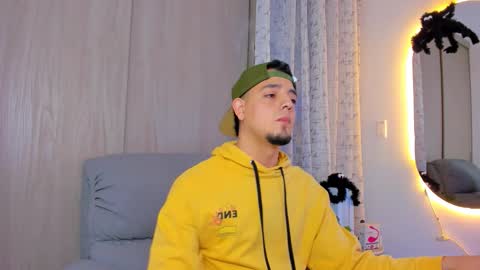 kendel_dimitri online show from November 2, 8:25 am