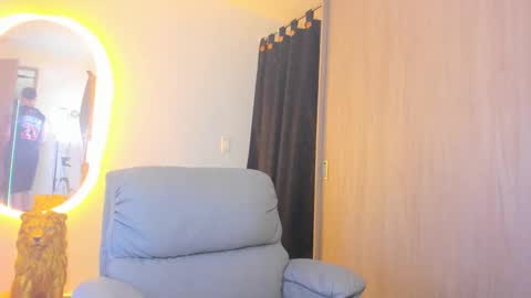 Snapshot of kendel_dimitri chatting on January 24, 8:13 am kendel_dimitri online show from January 24, 8:13 am