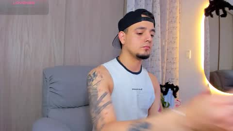 kendel_dimitri online show from October 19, 5:12 am