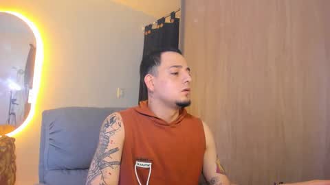 Snapshot of kendel_dimitri chatting on February 10, 4:19 am kendel_dimitri online show from February 10, 4:19 am