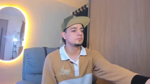 Snapshot of kendel_dimitri chatting on January 19, 4:22 am kendel_dimitri online show from January 19, 4:22 am