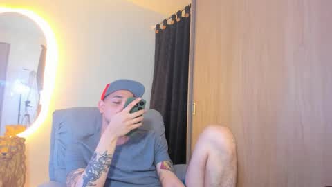 Snapshot of kendel_dimitri chatting on January 31, 5:30 am kendel_dimitri online show from January 31, 5:30 am