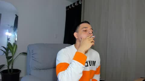 Snapshot of kendel_dimitri chatting on March 2, 4:07 am kendel_dimitri online show from March 2, 4:07 am