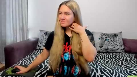 Snapshot of kendra_xx_ chatting on September 10, 1:50 am Kendra online show from September 10, 1:50 am