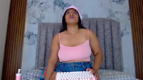 Snapshot of kendrabigass chatting on March 11, 8:09 pm Mamasita online show from March 11, 8:09 pm