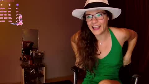 Snapshot of kendracam69 chatting on February 18, 2:05 am Kendra online show from February 18, 2:05 am