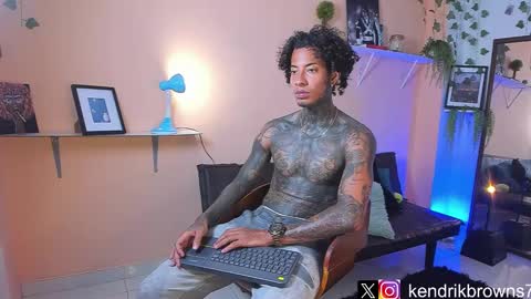 Snapshot of kendrik_brown chatting on January 27, 4:22 pm kendrick brown online show from January 27, 4:22 pm