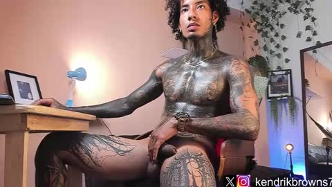 Snapshot of kendrik_brown chatting on January 30, 10:30 pm kendrick brown online show from January 30, 10:30 pm