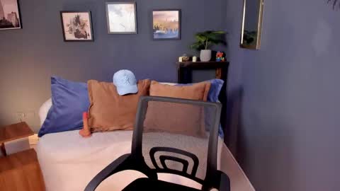 keneth_collins online show from May 22, 4:36 pm