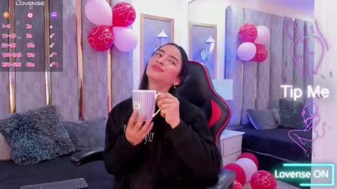 keniavelvet  online show from February 23, 3:58 pm