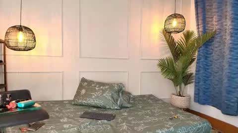 Kenneth Macias online show from October 16, 2:33 am