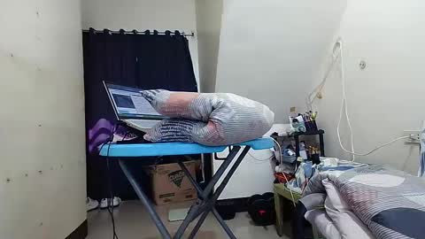 Snapshot of kenneyjean33 chatting on February 1, 4:35 am jeanny online show from February 1, 4:35 am