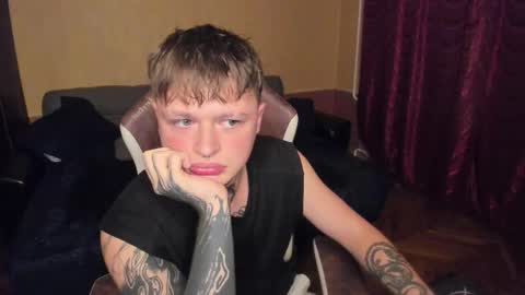 Snapshot of kenny_love69 chatting on September 17, 12:14 am Kenny online show from September 17, 12:14 am