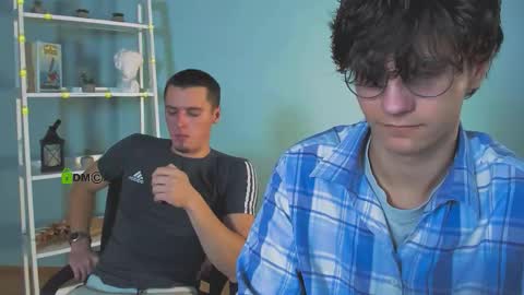 keny_south online show from December 17, 1:23 am