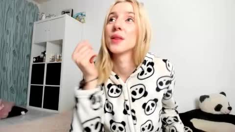 Kenzie online show from October 16, 6:57 am