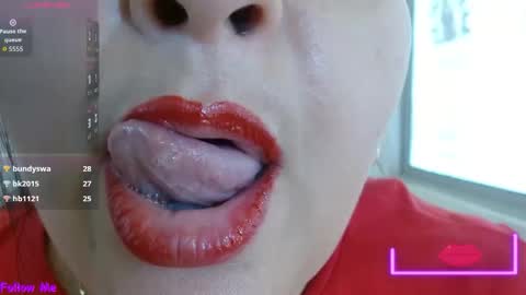 K E R L Y online show from November 28, 6:37 pm