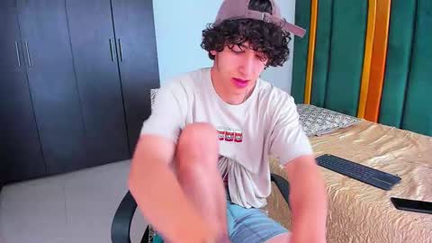 Snapshot of kervs__ chatting on September 21, 4:33 pm Kev online show from September 21, 4:33 pm