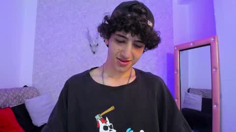 Snapshot of kervs__ chatting on February 3, 7:42 pm Kev online show from February 3, 7:42 pm