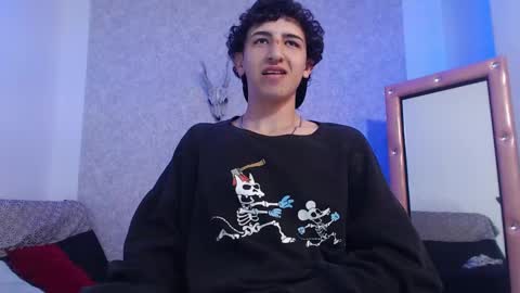 Snapshot of kervs__ chatting on February 17, 4:39 pm Kev online show from February 17, 4:39 pm