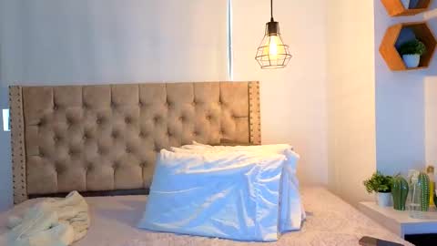 Kery Hillson online show from January 13, 1:08 pm