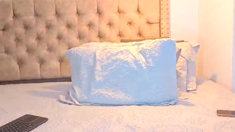 Kery Hillson online show from November 21, 1:20 pm