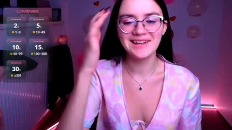 Snapshot of ketrin_pirsss chatting on February 18, 12:05 am Ketrin online show from February 18, 12:05 am