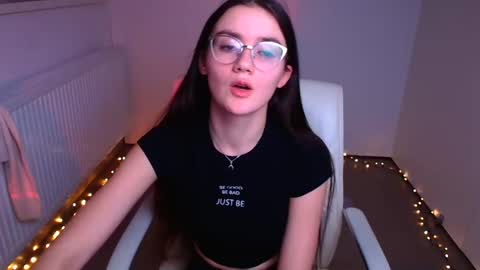 Snapshot of ketrin_pirsss chatting on January 11, 4:38 am Ketrin online show from January 11, 4:38 am