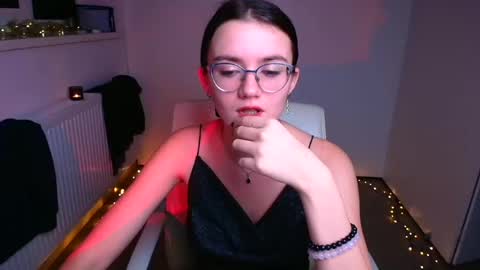 Snapshot of ketrin_pirsss chatting on December 30, 10:45 pm Ketrin online show from December 30, 10:45 pm