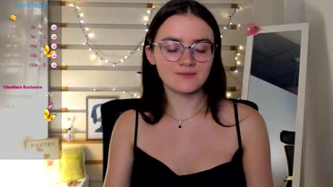 Snapshot of ketrin_pirsss chatting on September 14, 1:01 pm Ketrin online show from September 14, 1:01 pm