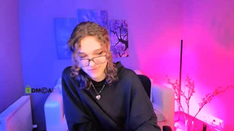 Snapshot of kevi_sunn chatting on September 9, 7:14 pm kevi here online show from September 9, 7:14 pm