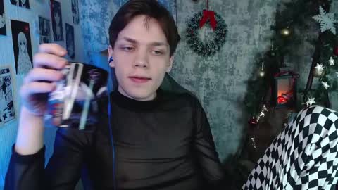 Kevin online show from December 21, 4:52 am