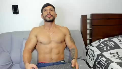 kevin_malone22 online show from June 18, 1:44 am