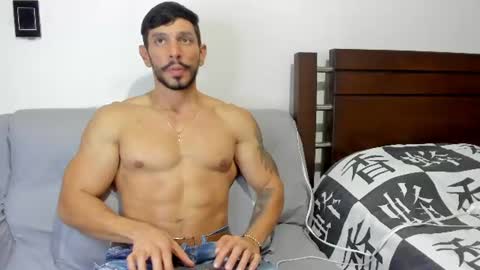 kevin_malone22 online show from June 11, 2:53 am