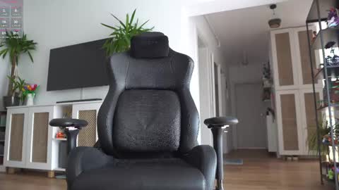 Kevin online show from April 18, 10:28 am