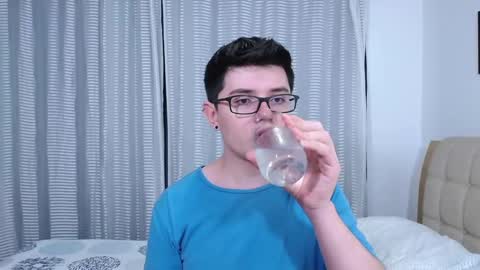 Kevin online show from November 16, 9:39 pm